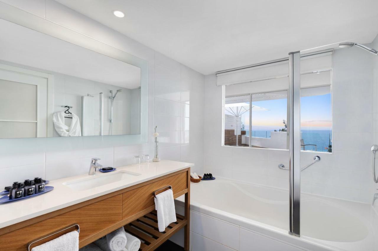 The Reef By Herbert Samuel Hotel